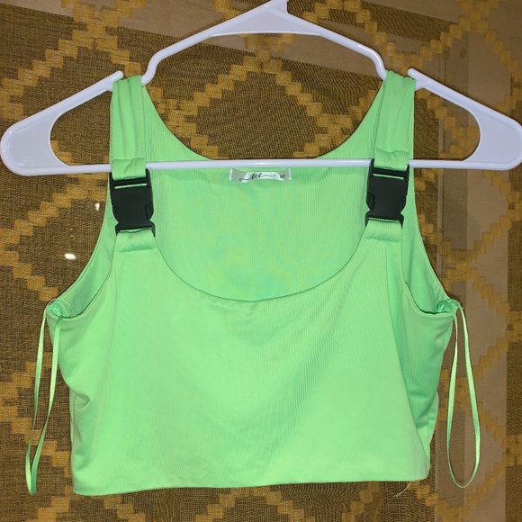 Green crop top - Picture 1 of 3